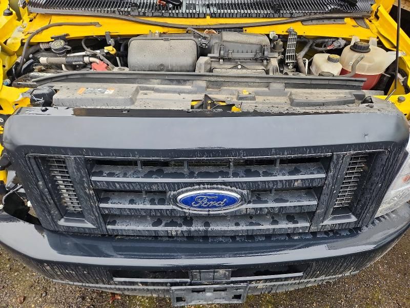 2022 Ford Econoline-BOX Truck