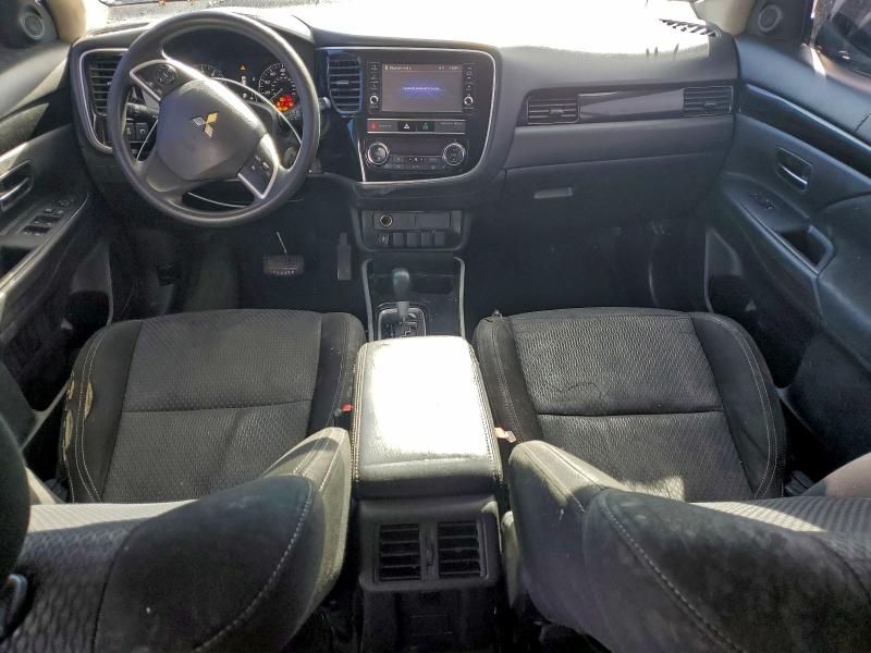 2019 Mitsubishi Outlander es