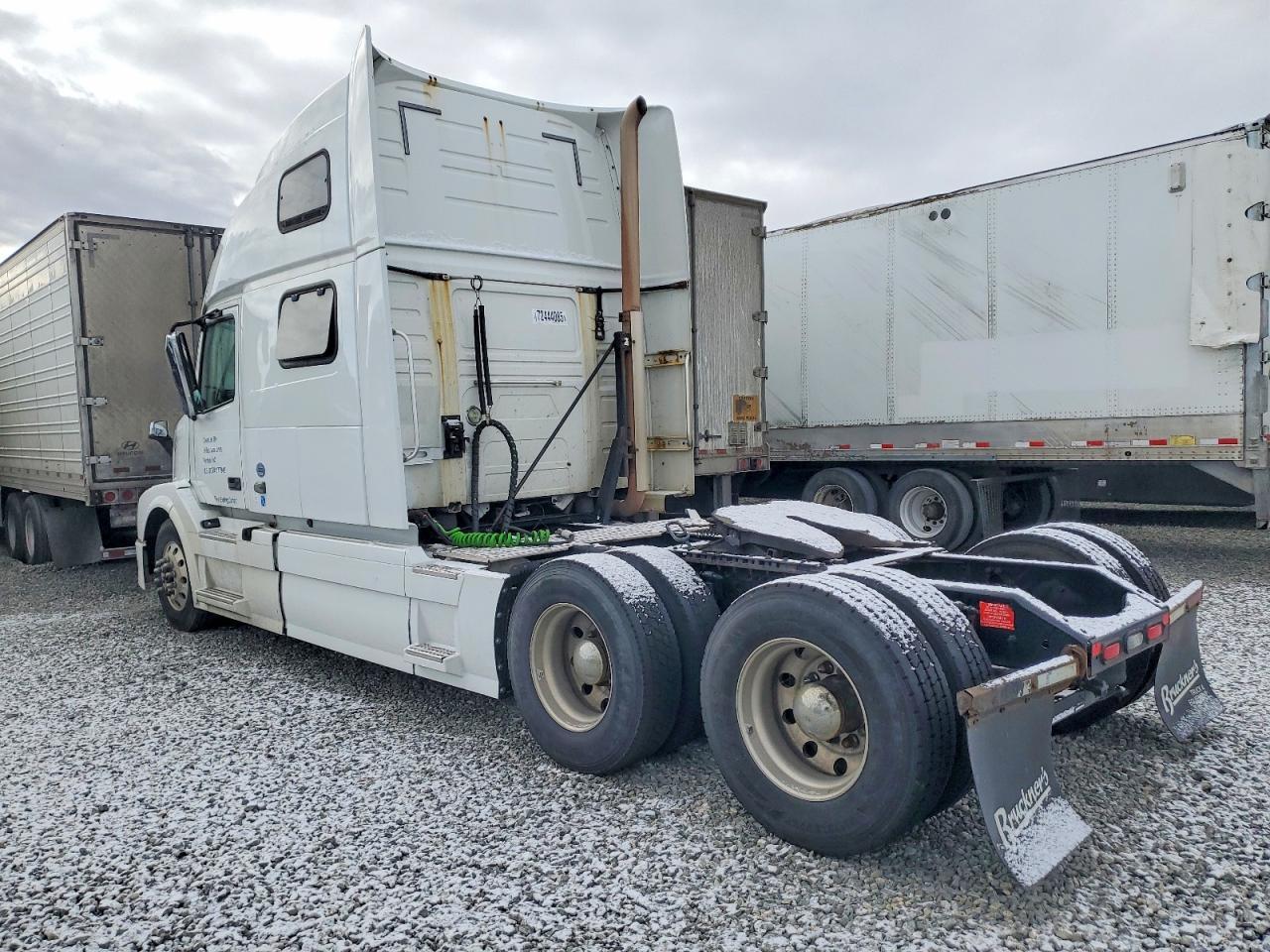 2018 Volvo VNL Semi Truck