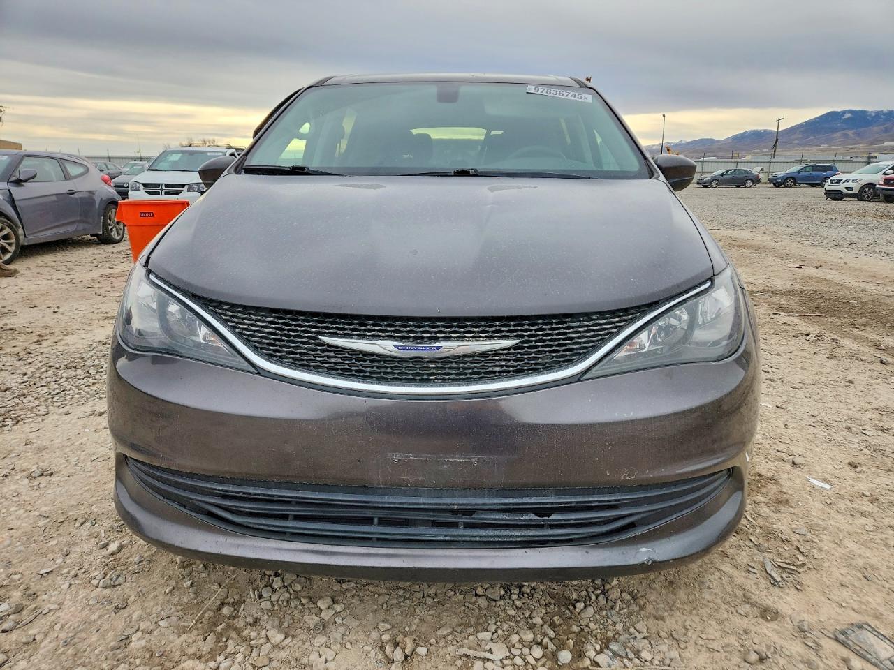 2020 Chrysler Voyager lx