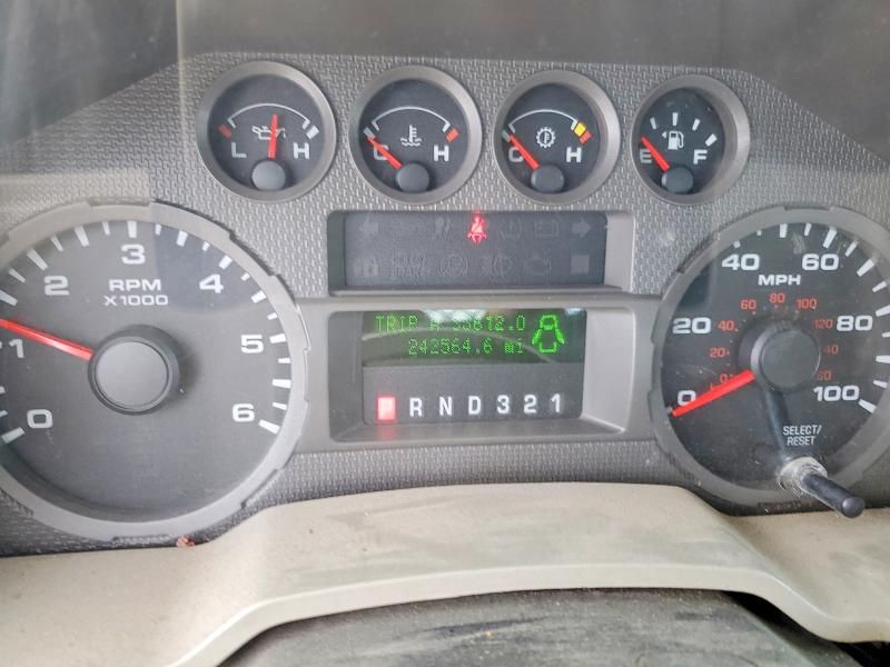 2008 Ford F350 Super Duty Flatbed Truck