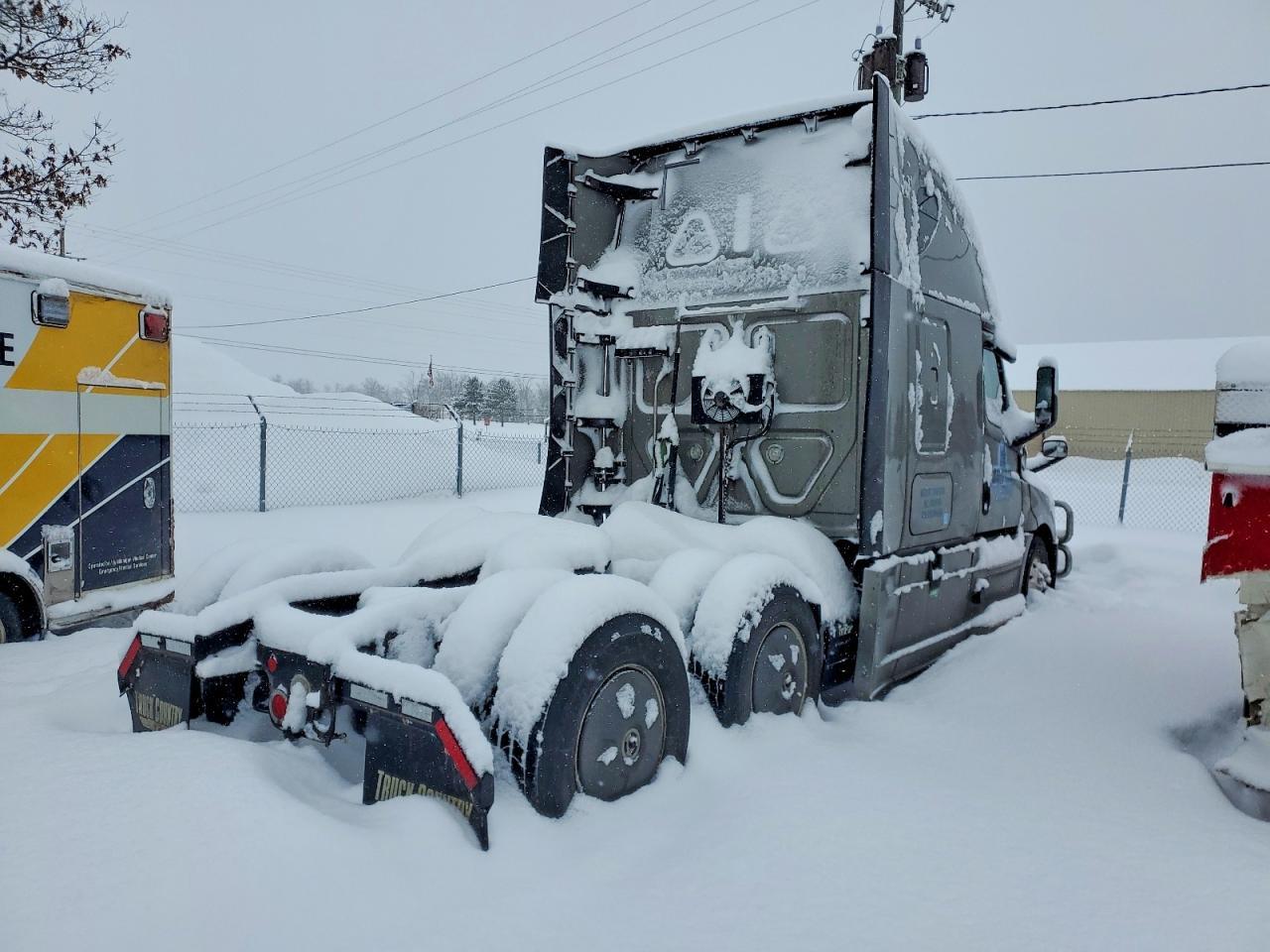 2020 Freightliner Cascadia 126 Semi Truck