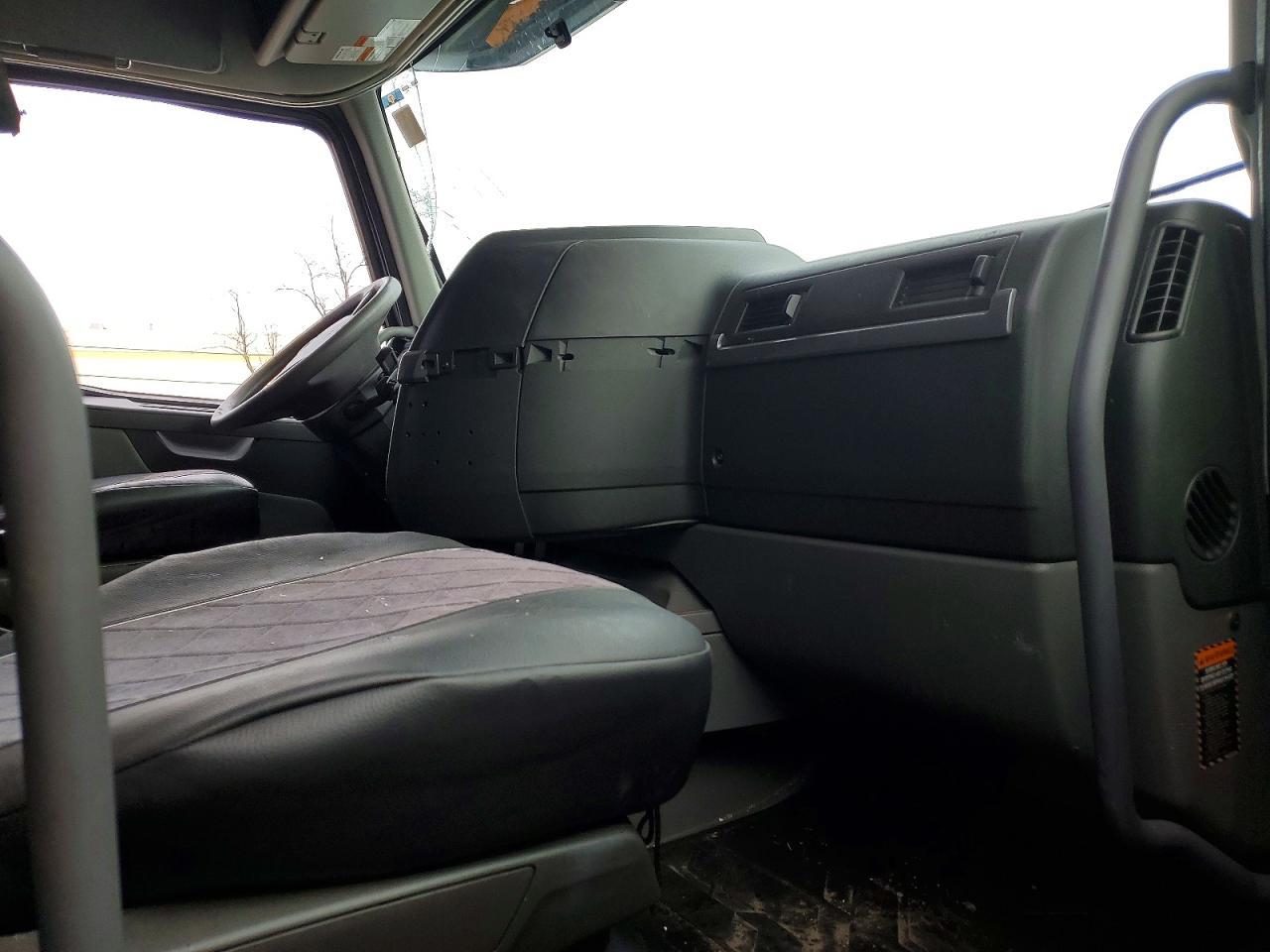 2020 Volvo VNL Semi Truck
