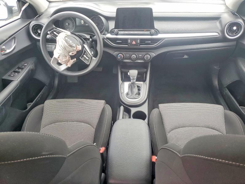 2024 KIA Forte lx