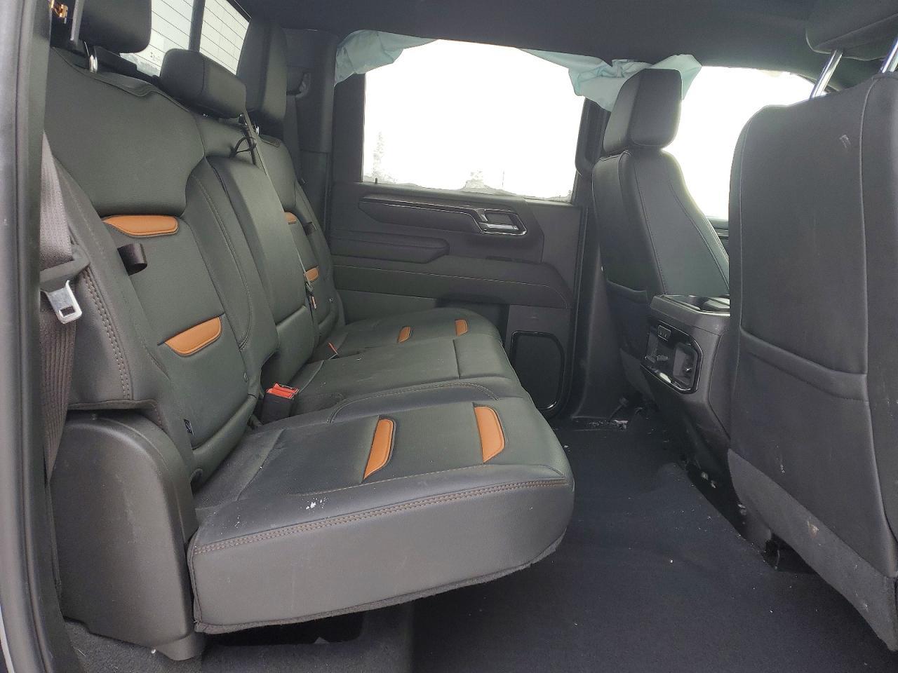 2025 GMC Sierra K2500 AT4