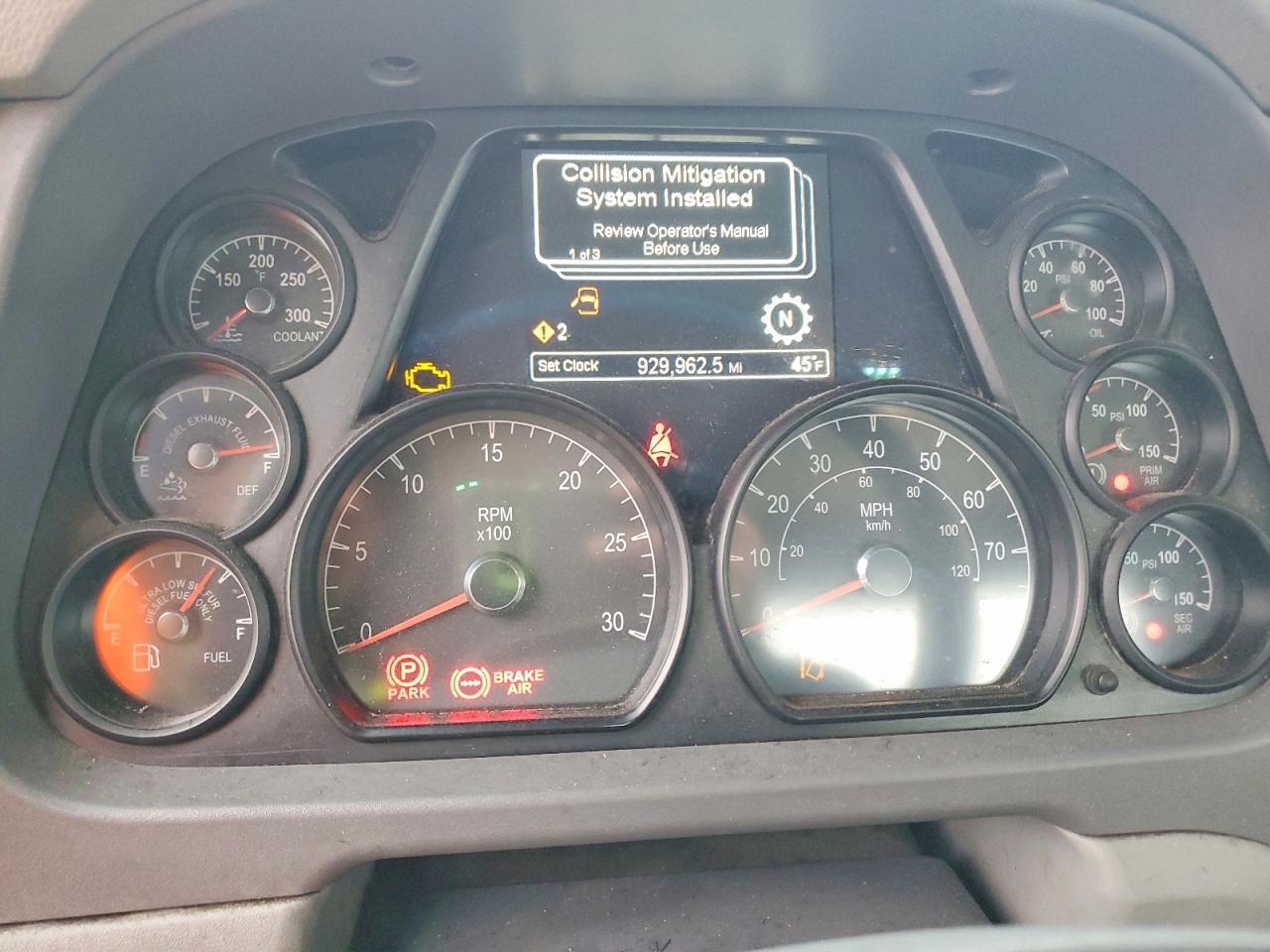 2016 Peterbilt 579 Semi Truck