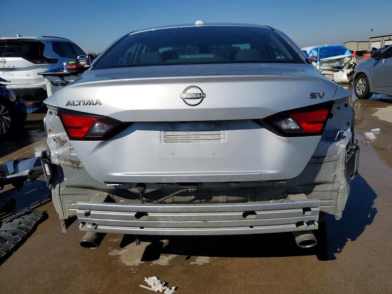 2023 Nissan Altima sv