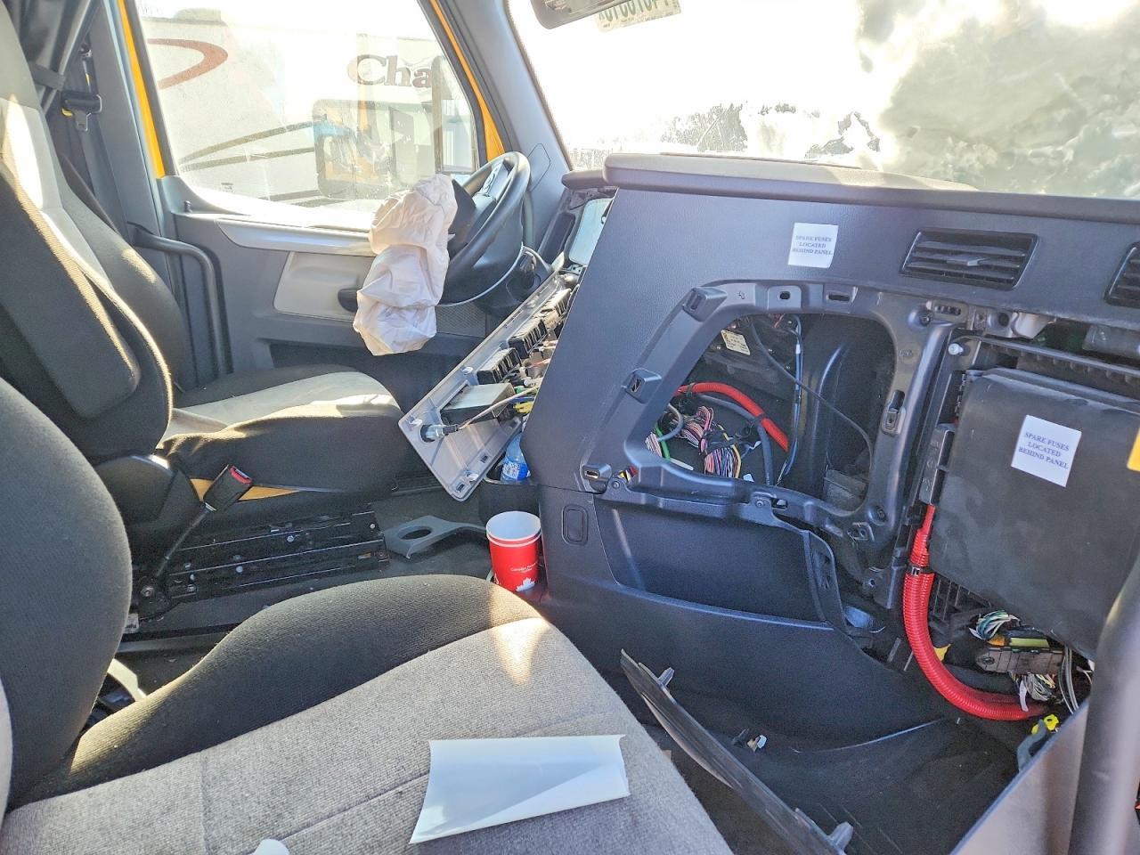 2022 Freightliner Cascadia 1-Semi Truck