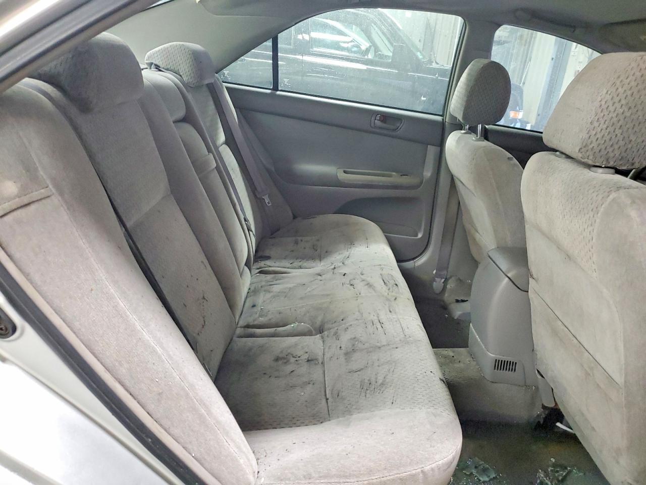 2003 Toyota Camry le