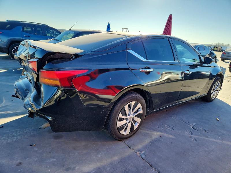 2019 Nissan Altima s