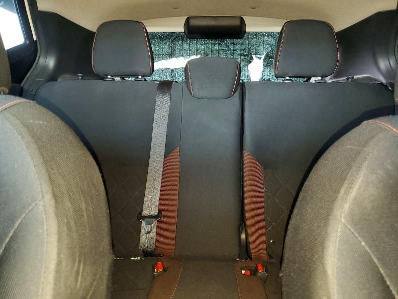 2019 Nissan Kicks sr