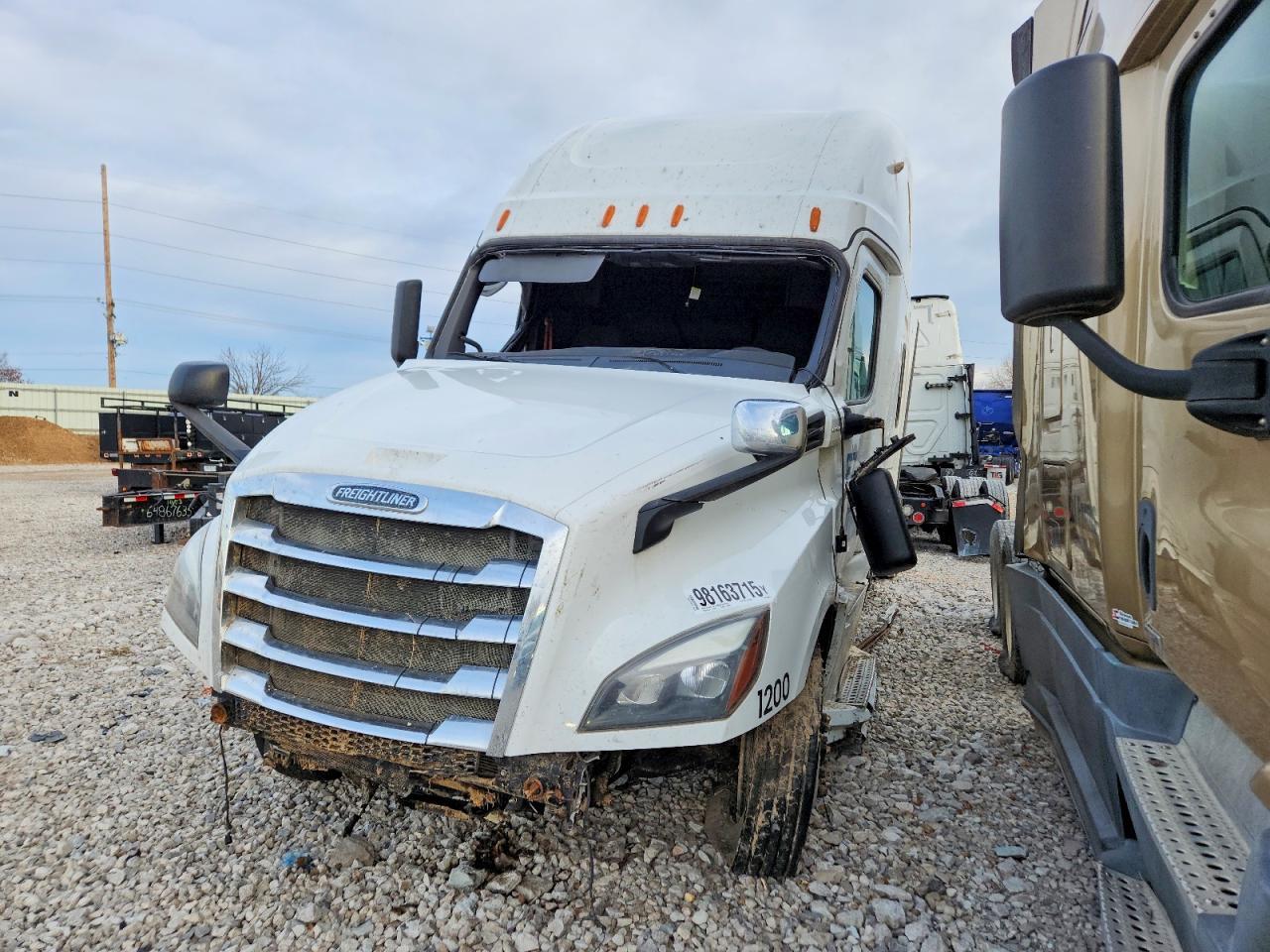 2019 Freightliner Cascadia 126