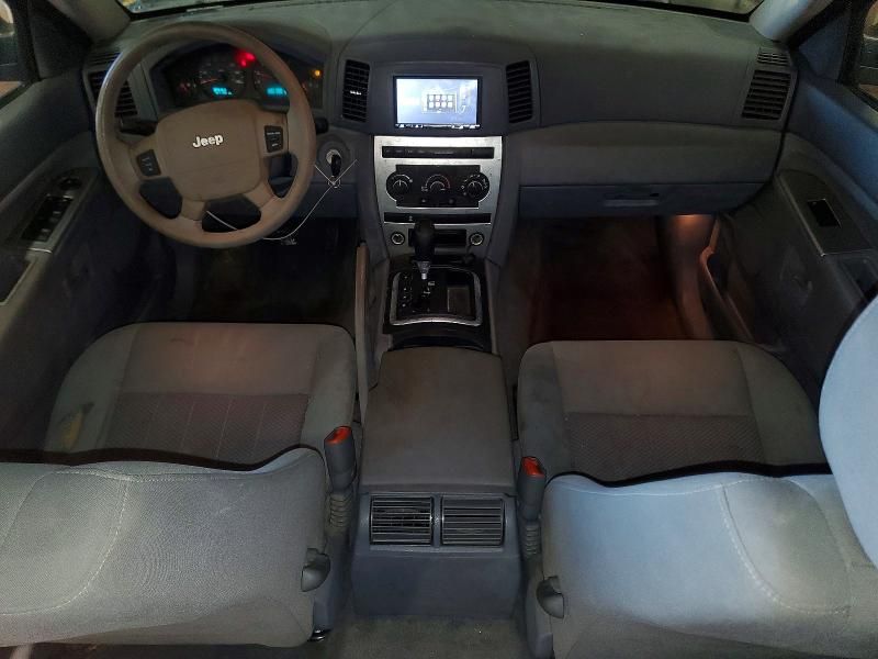 2005 Jeep Grand Cherokee Laredo