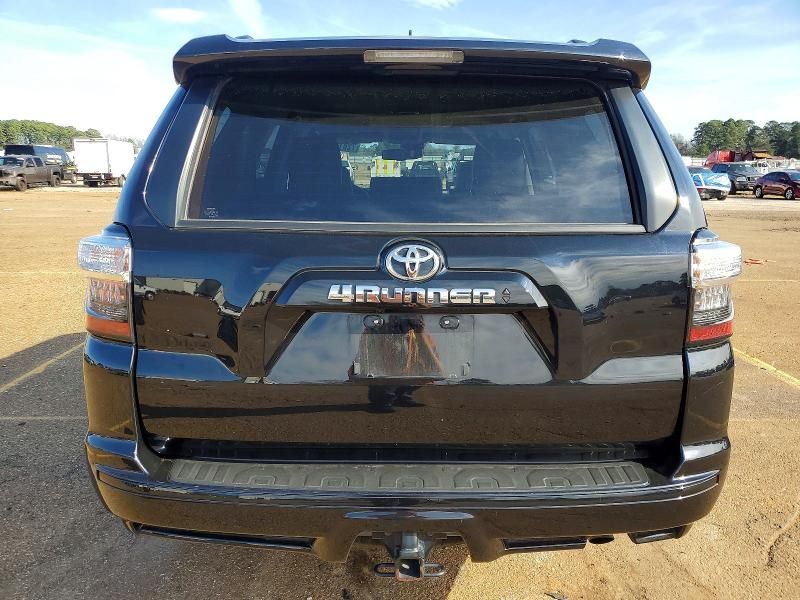 2023 Toyota 4runner se