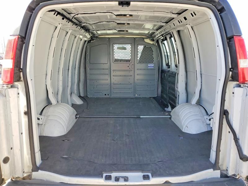 2022 Chevrolet Express 2500 Delivery van