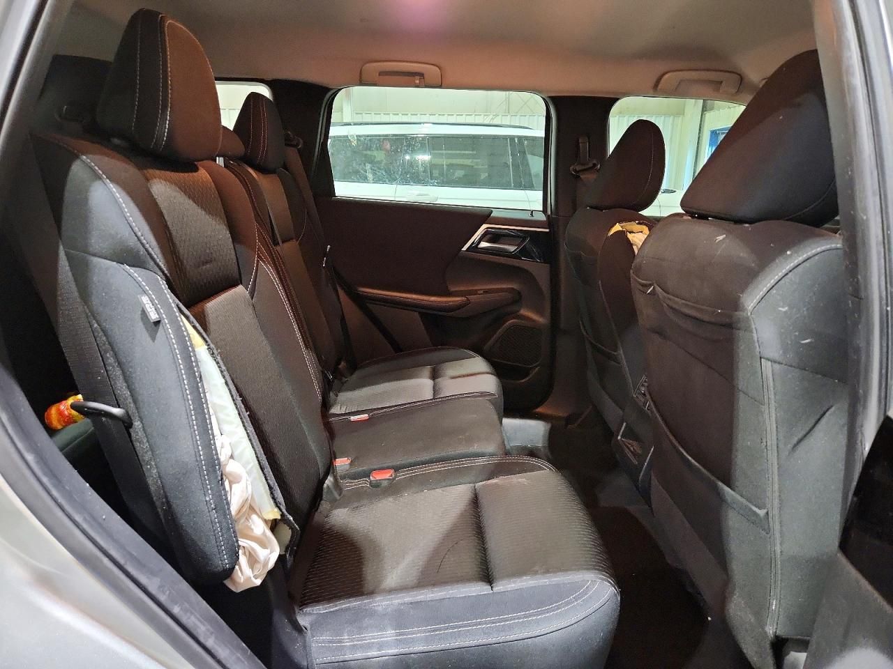 2022 Mitsubishi Outlander es