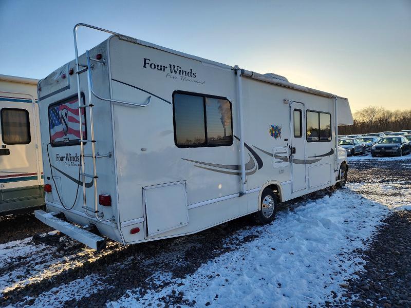 2004 Chevrolet 2004 Four Winds 5000 Recreational Vehicle