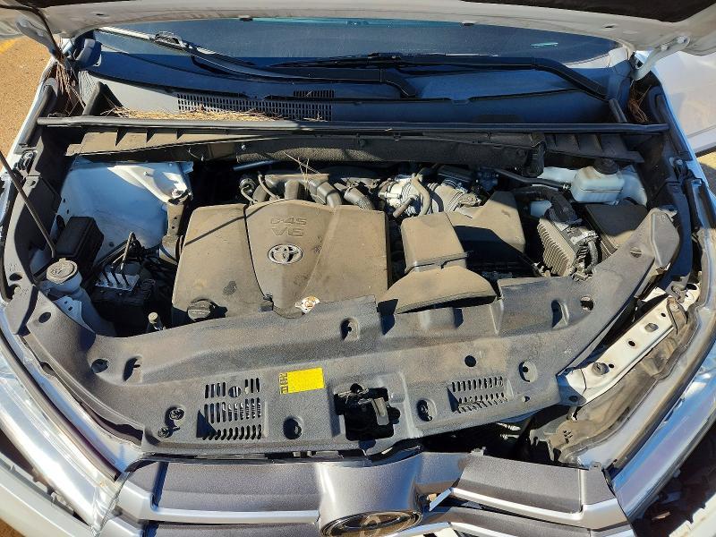 2019 Toyota Highlander le