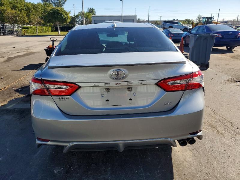 2020 Toyota Camry se