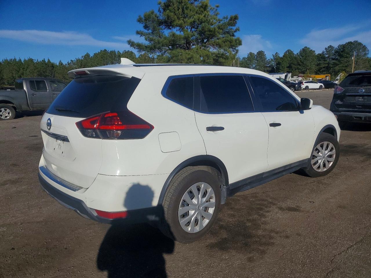 2020 Nissan Rogue s