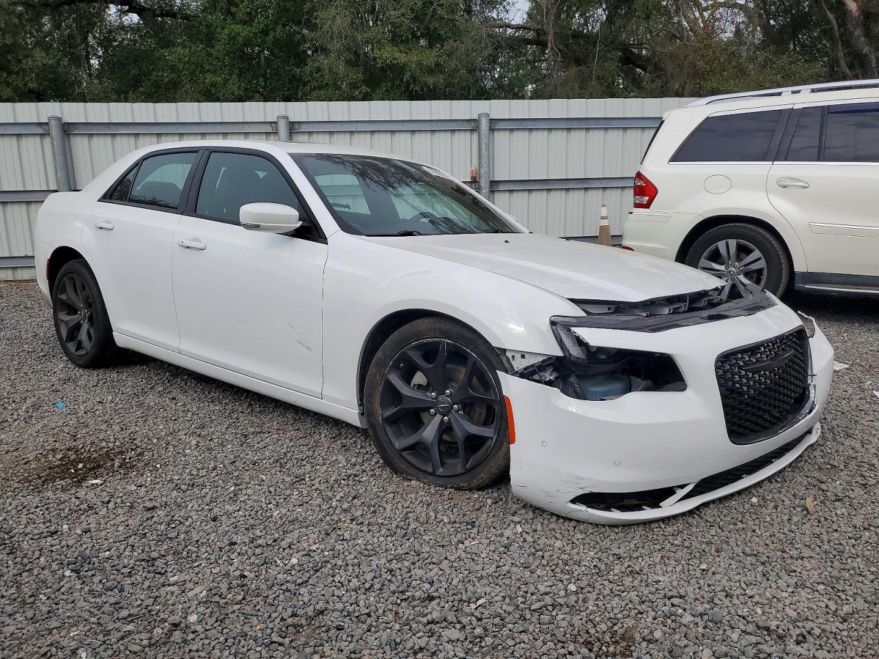 2022 Chrysler 300 s