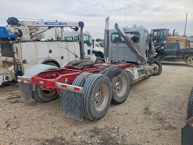 2023 Peterbilt 389 Semi Truck