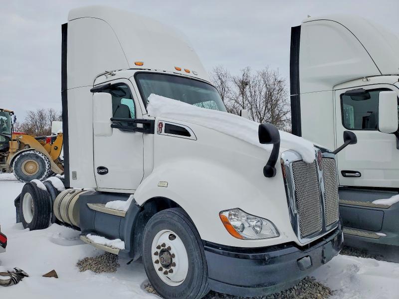 2016 Kenworth Construction T680