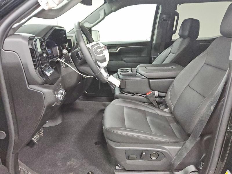 2026 GMC Sierra K1500 slt