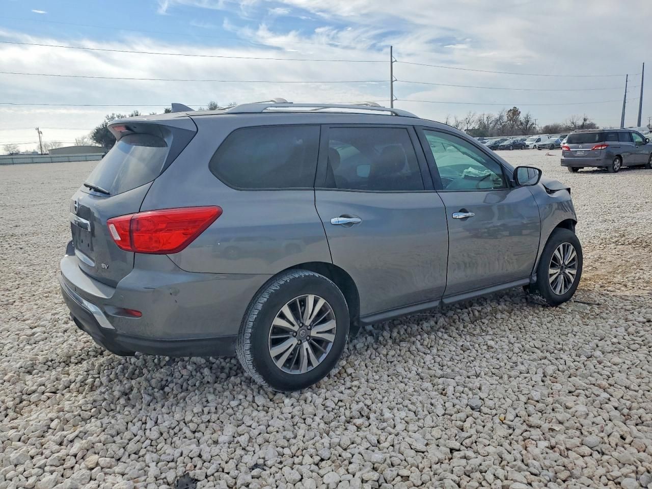 2020 Nissan Pathfinder sv