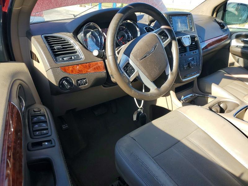 2016 Chrysler Town & Country Touring l