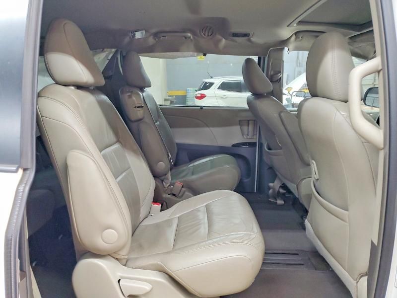 2016 Toyota Sienna xle