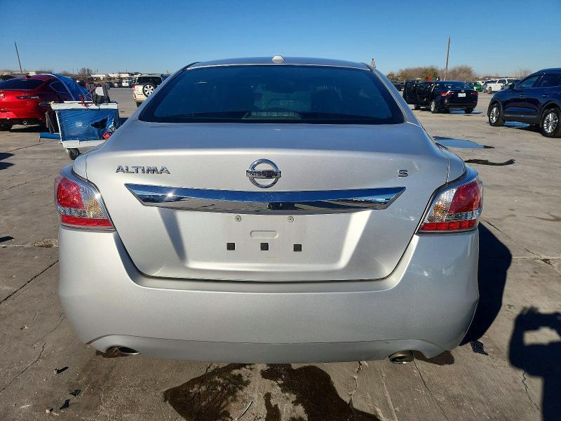 2015 Niss Altima 2.5 s