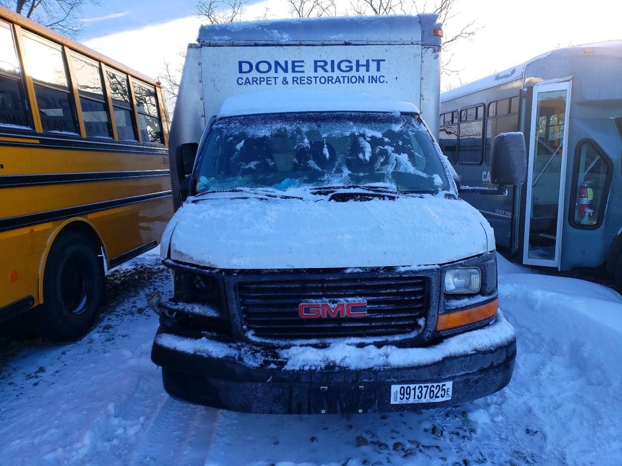 2012 GMC Savana box Truck