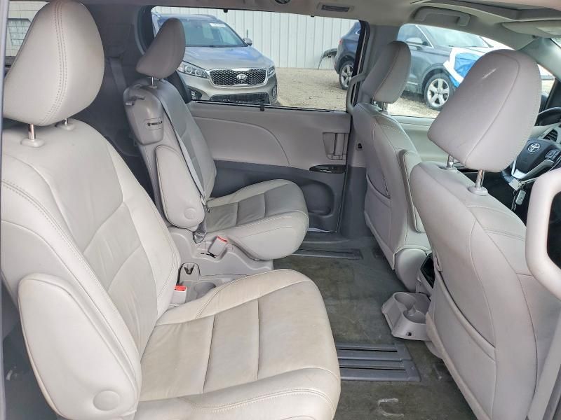 2016 Toyota Sienna xle