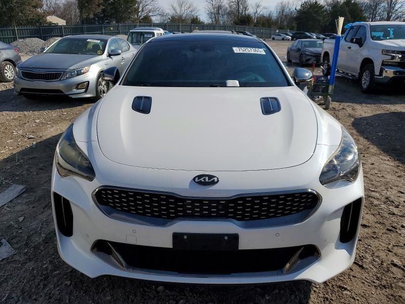 2019 KIA Stinger GT2