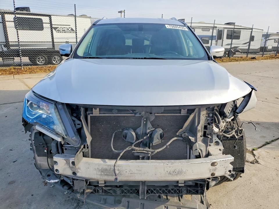 2020 Nissan Pathfinder sl