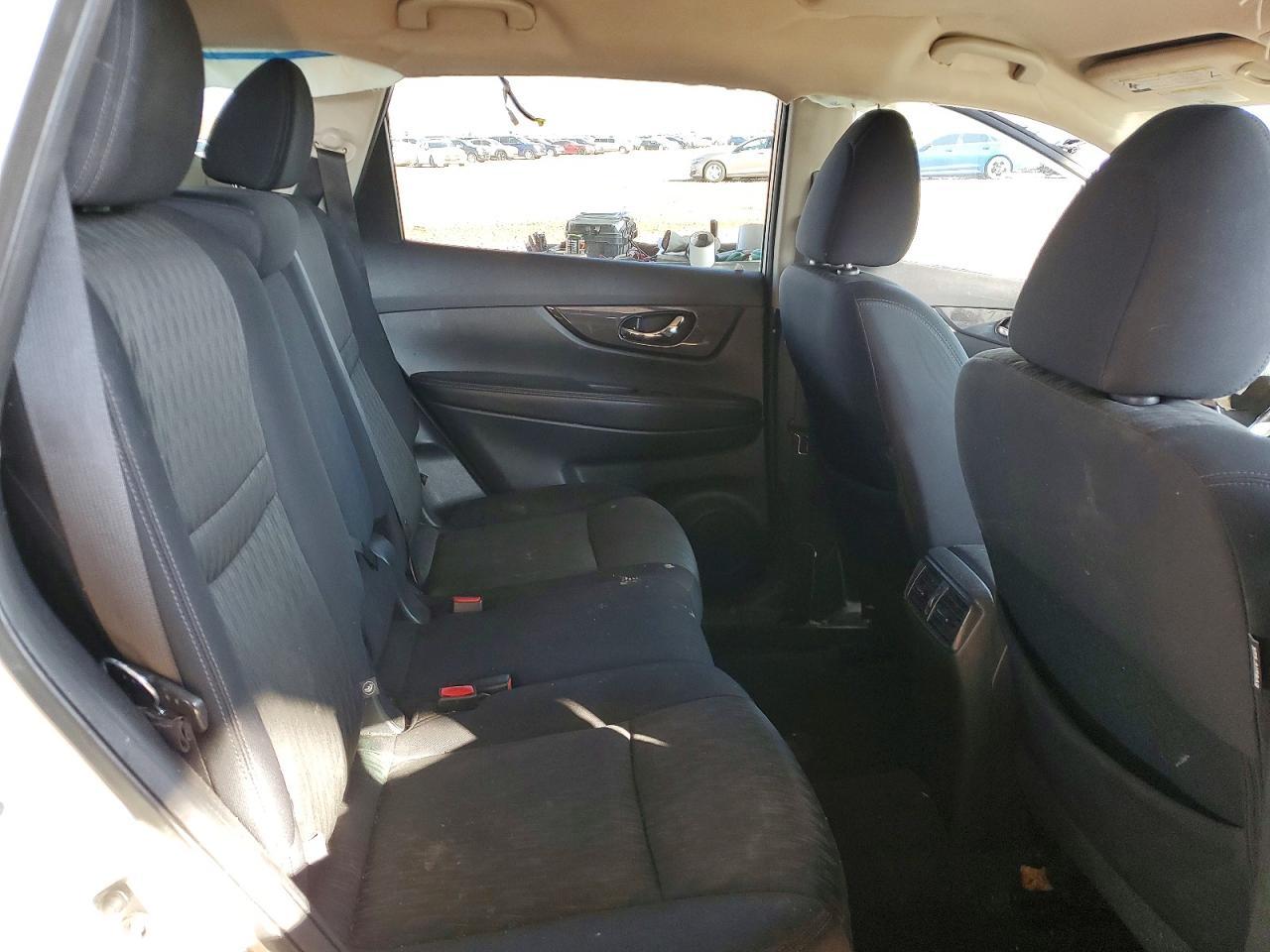 2017 Nissan Rogue sv