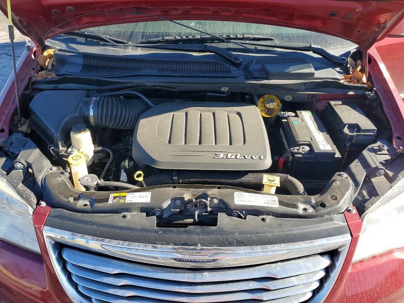 2016 Chrysler Town & Country Touring l