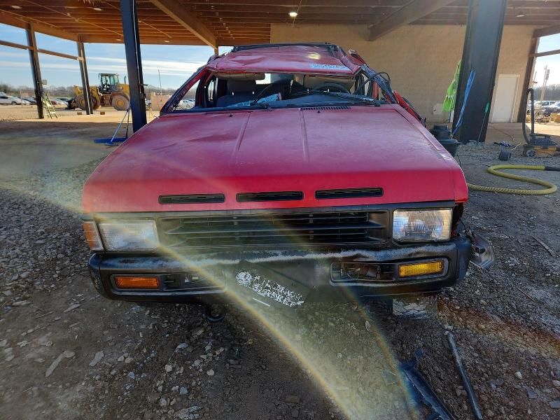 1995 Nissan Pathfinder xe