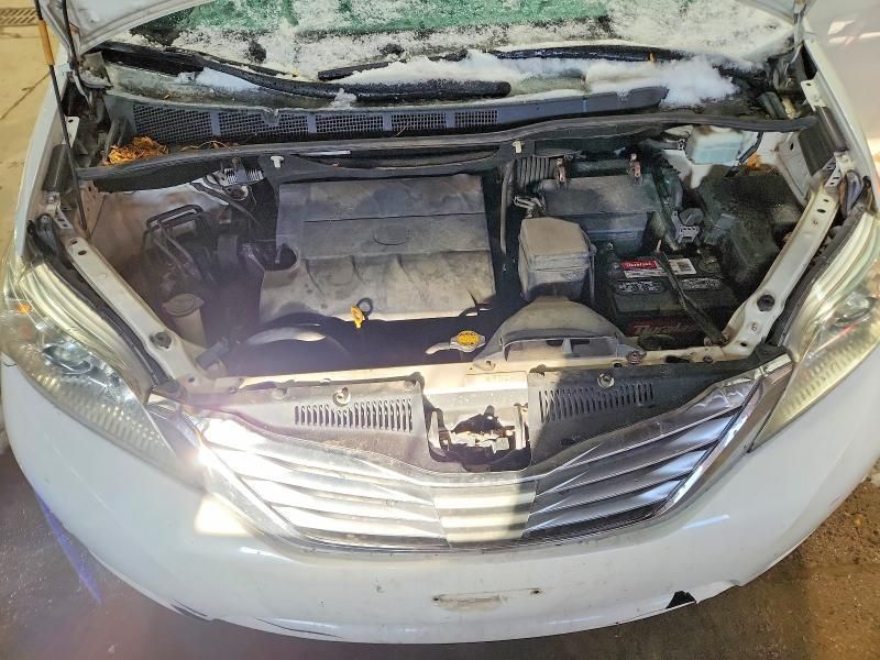 2012 Toyota Sienna xle