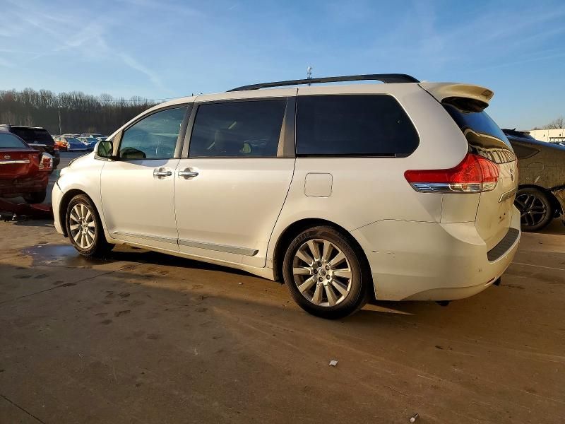2012 Toyota Sienna xle