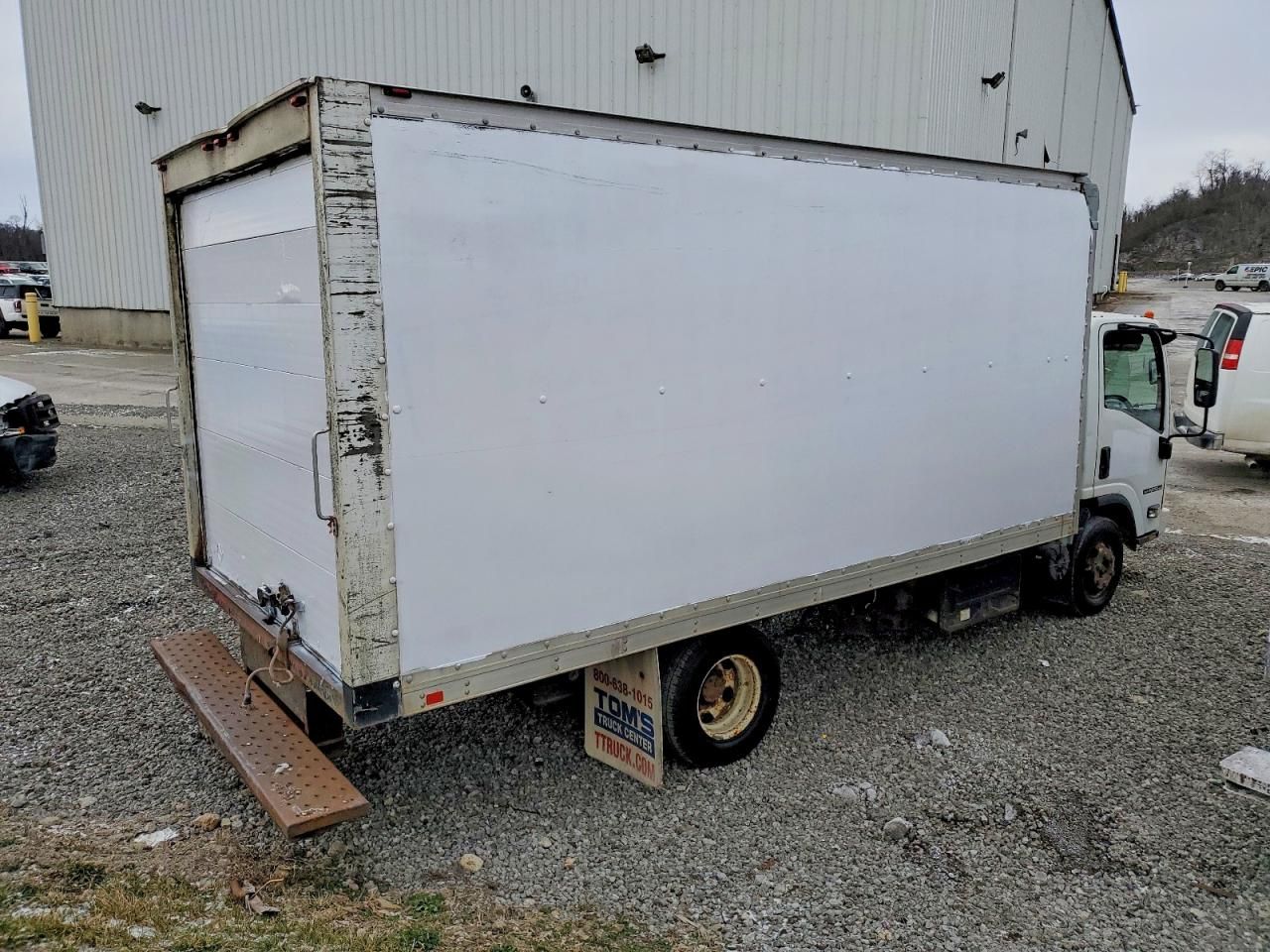 2015 Isuzu NPR HD BOX Truck