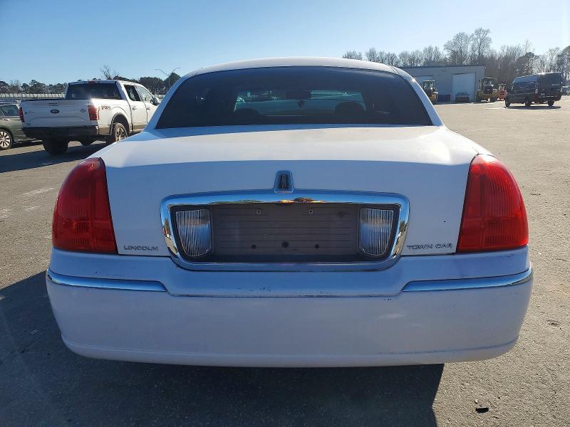 2006 Lincoln Town car Signature