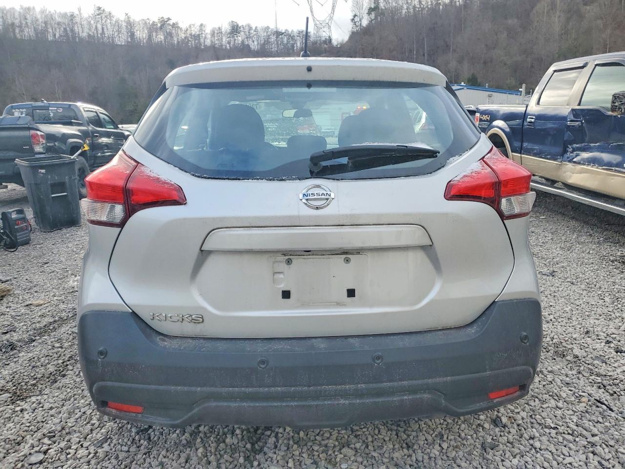 2020 Nissan Kicks s