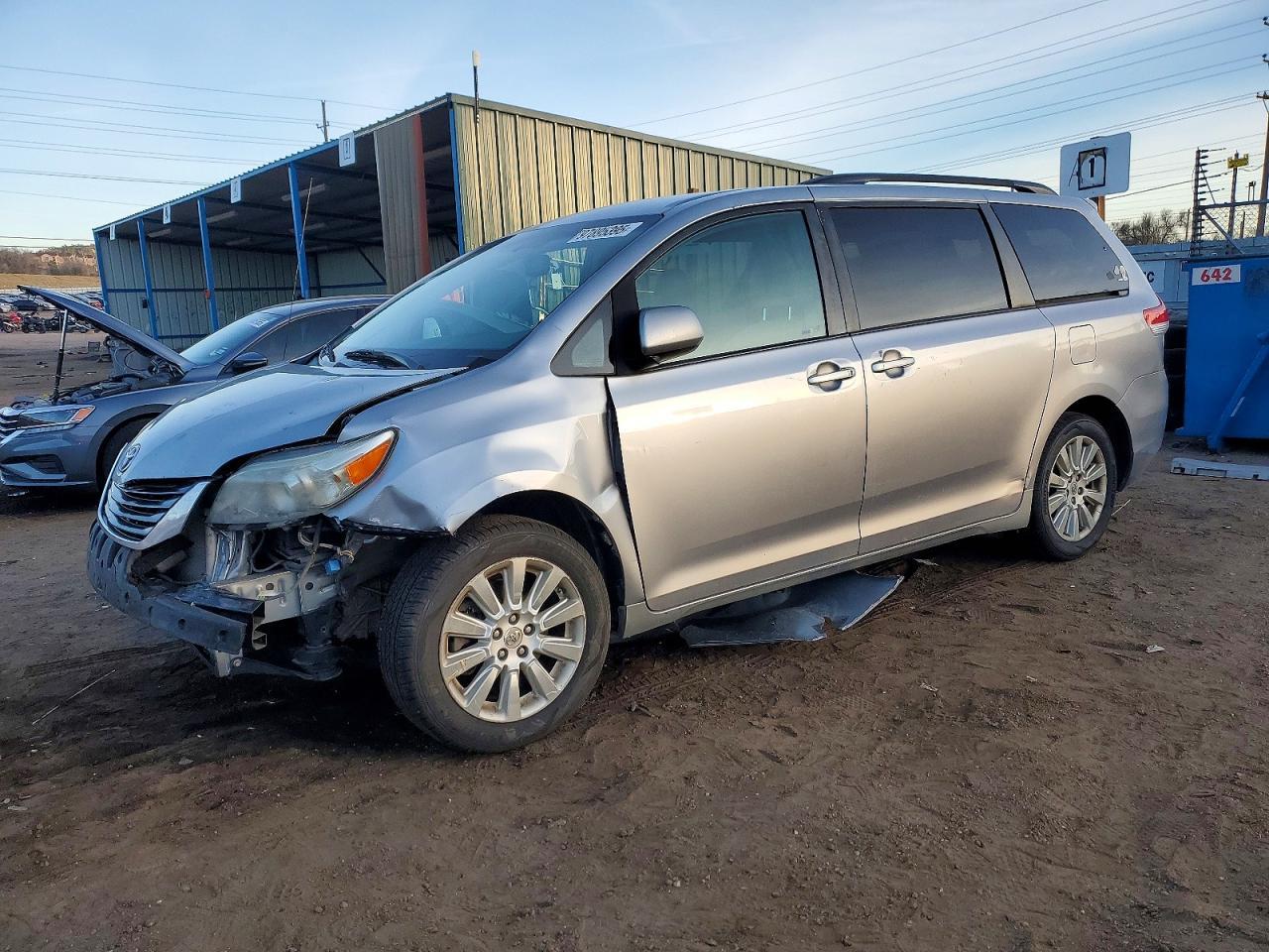 2012 Toyota Sienna le