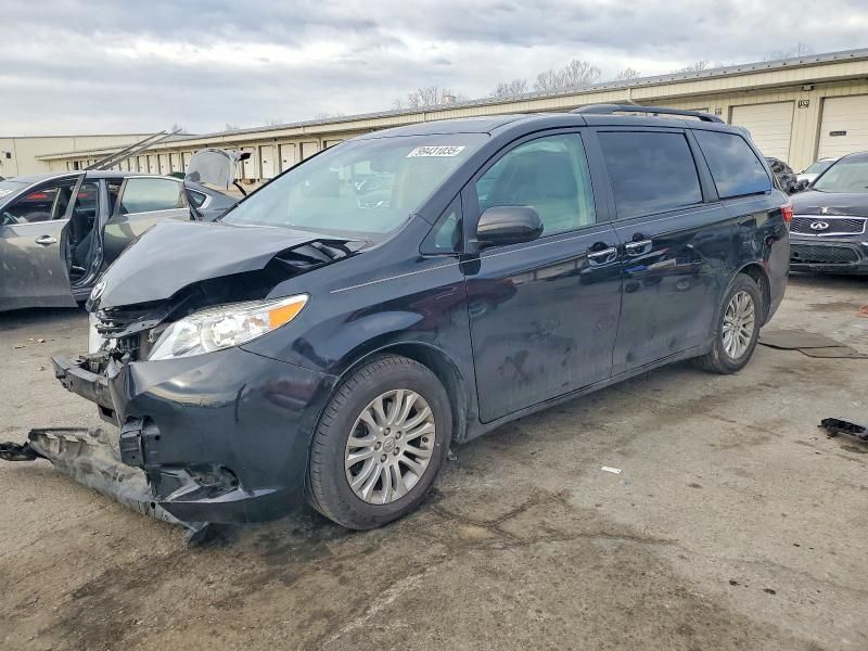 2017 Toyota Sienna xle
