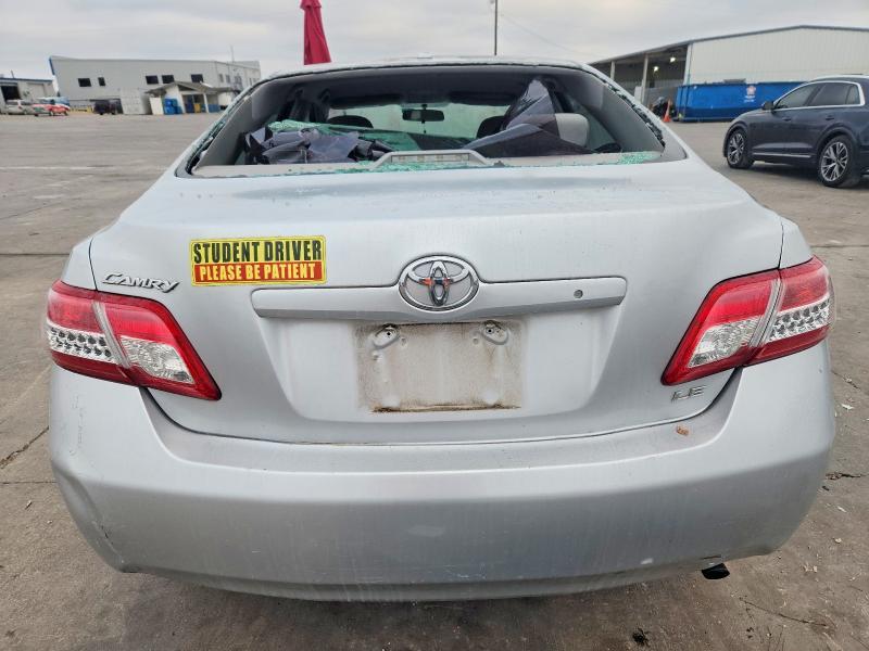 2011 Toyota Camry le