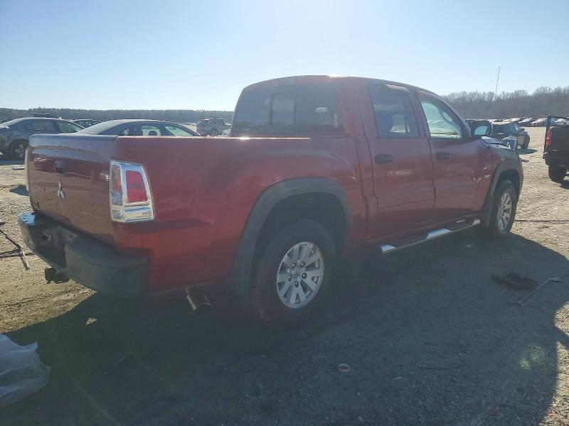 2006 Mitsubishi Raider Durocross