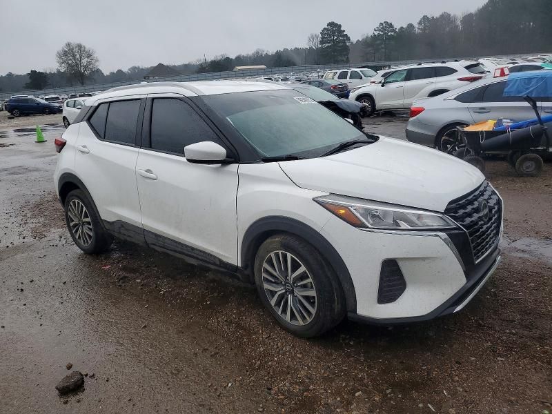 2022 Nissan Kicks sv