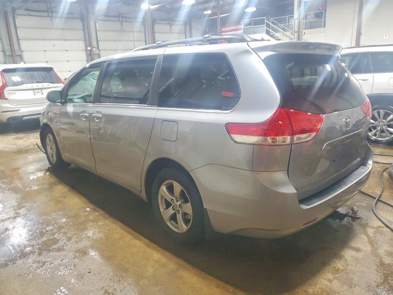 2013 Toyota Sienna le